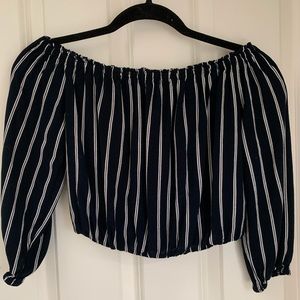 Brandy Melville Long Sleeve Cropped Shirt